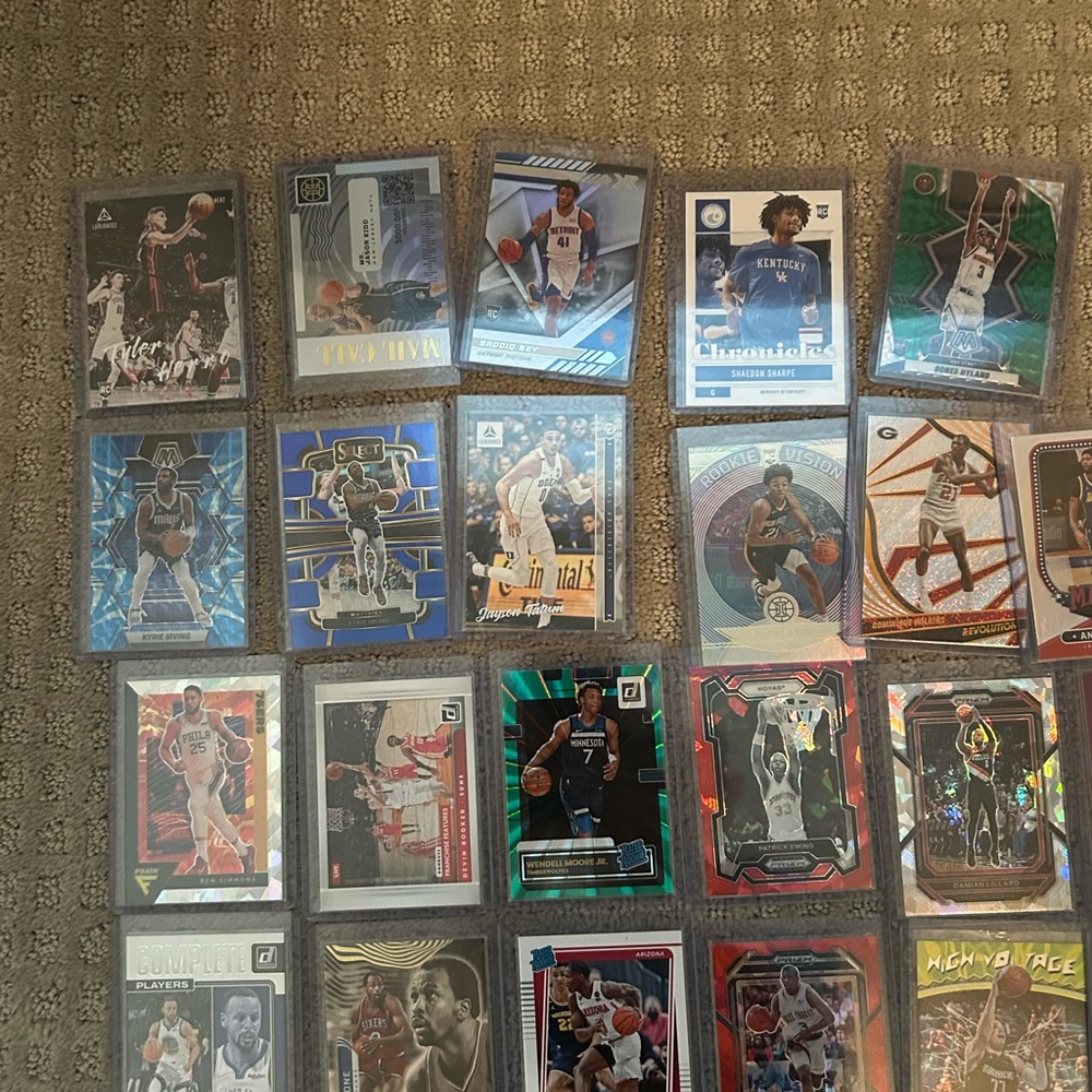 Assorted Basketball Trading Cards Collection - Picture 3 of 6